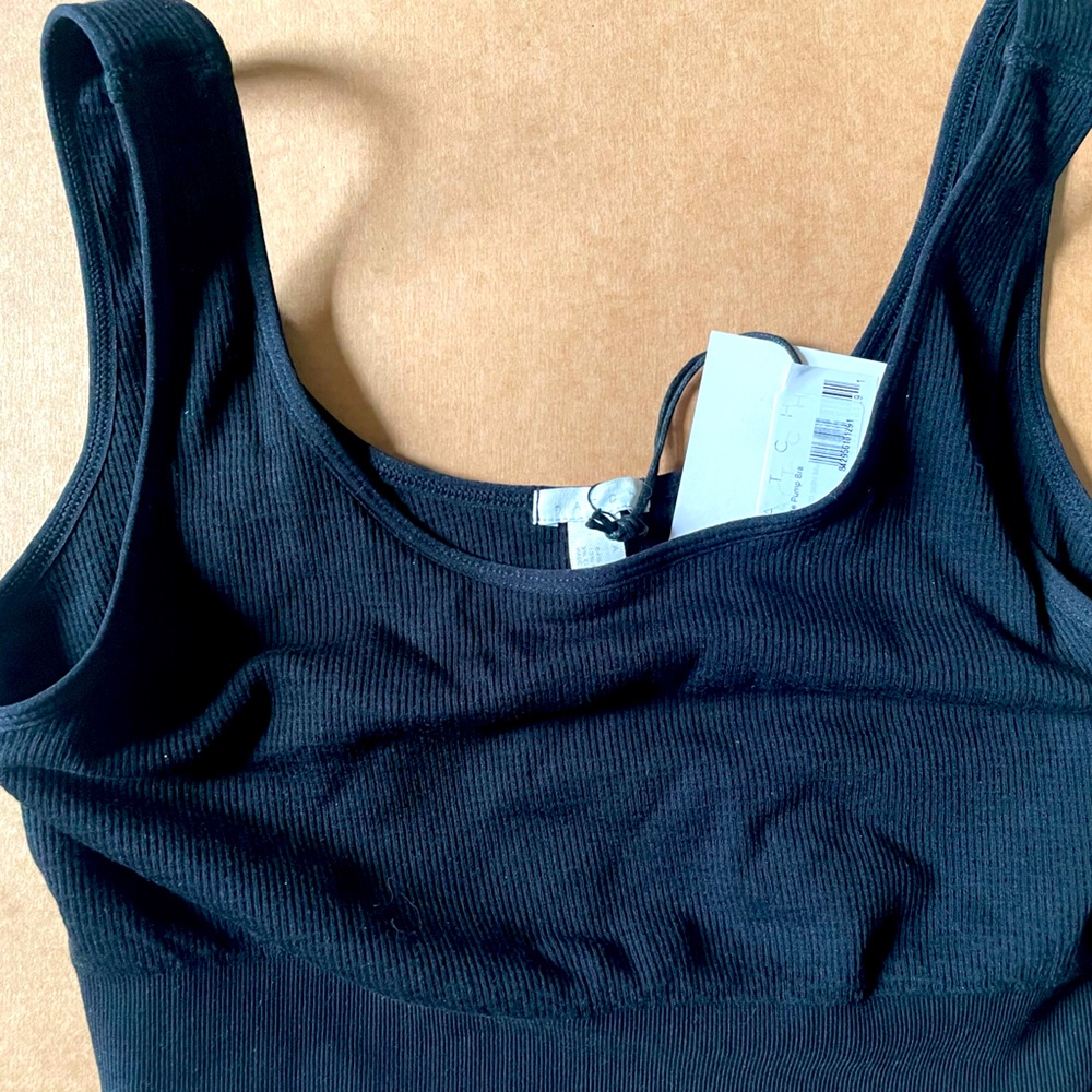 Hatch wearable pump bra NWT